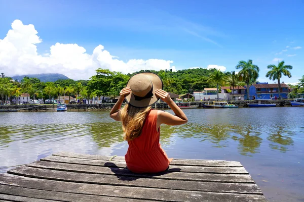 Tropical Destination Holidays Beautiful Young Woman Sitting Wooden Pier Enjoying — 图库照片