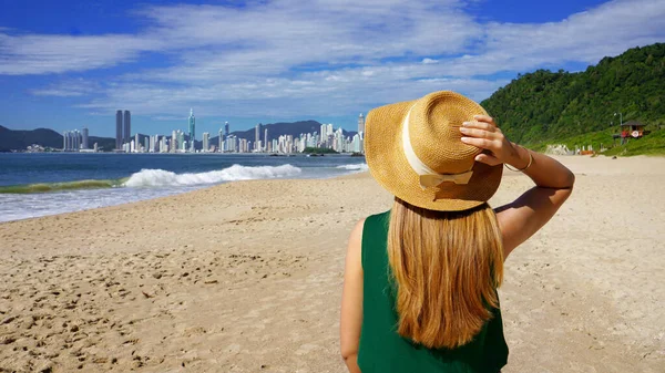 Semester Brasilien Panoramautsikt Över Resenären Flicka Praia Buraco Stranden Med — Stockfoto