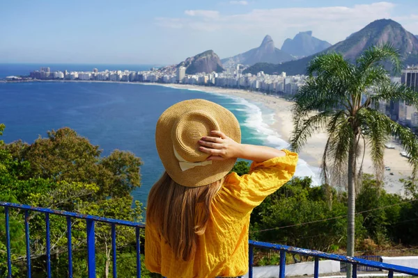 Semester Rio Janeiro Bakåt Bild Turist Flicka Njuter Utsikten Över — Stockfoto