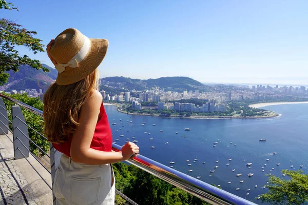 Sommarsemester Rio Janeiro Brasilien Bakifrån Resenären Kvinna Belvedere Urca Hill — Stockfoto