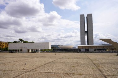 BRASILIA, BRAZIL - 30 AĞUSTOS 2023: Brezilya Ulusal Kongresi 'nin Brasilia' daki Üç Güçlü Plaza 'dan arka görüşü