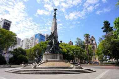 PORTO ALEGRE, BRAZIL - 26 Kasım 2023: Porto Alegre, Rio Grande do Sul, Brezilya 'daki Praca da Matriz Meydanı