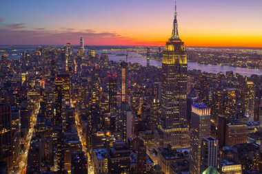 Günbatımında Empire State binası olan New York City. Yüksek kalite fotoğraf.
