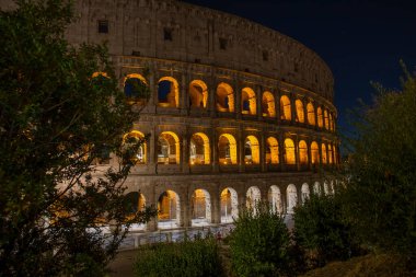 Kolezyum geceleri, Roma, İtalya. Yüksek kalite fotoğraf.