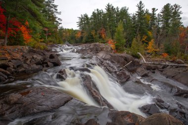Kanada, Ontario, Muskoka 'daki Wilsons Şelalesi. Yüksek kalite fotoğraf.