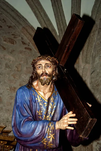 神圣的一周 耶稣与十字架 传统在托莱多西班牙的塔拉韦拉德拉雷纳 — 图库照片