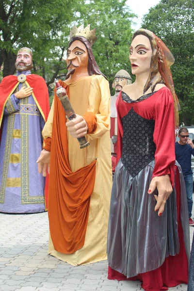 Γίγαντες Και Μεγάλα Κεφάλια Στη Γιορτή Ενός Παραδοσιακού Φεστιβάλ — Φωτογραφία Αρχείου