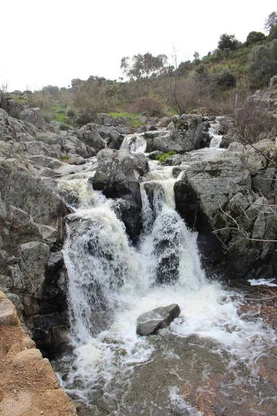 Hermosa Cascada Las Montañas —  Fotos de Stock