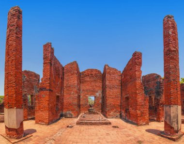 Güzel Tayland tapınakları olan eski bir şehir, Ayutthaya, Tayland - Wat Phra Si Santhe. Geniş açı panoraması