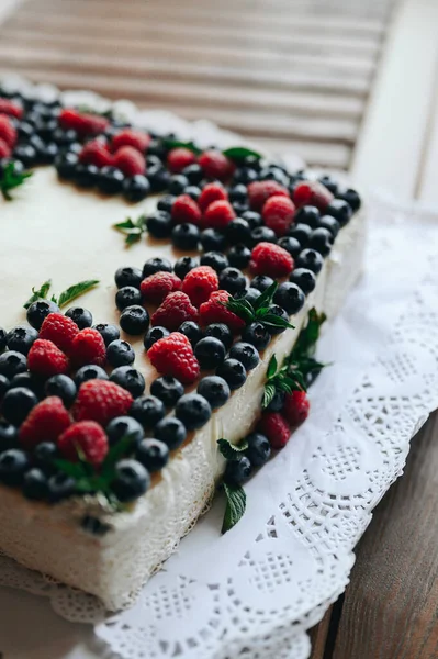 Torta Lamponi Mirtilli Quadrati Torta Compleanno Grande Cheesecake Immagini Stock Royalty Free