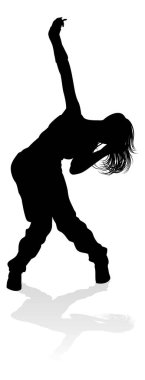 Siluet içinde bir kadın sokak dansı hip hop dansçısı.