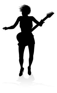 Ayrıntılı siluet içinde gitar enstrümanı çalan bir kadın gitarist..