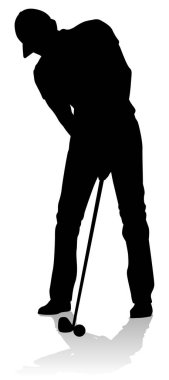 Golf oynayan bir golfçü.