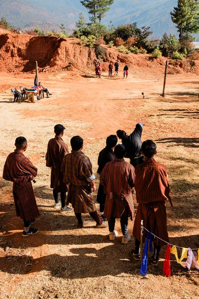 Thimpu Butão Dezembro 2018 Homens Butaneses Traje Tradicional Jogando Khuru Imagens Royalty-Free
