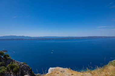 Hırvatistan. Güzel doğa ve manzara. Mükemmel bir yaz tatili seyahat yeri. Sahil Hırvatları deniz doğası güzelliği.