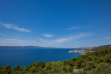 Hırvatistan. Güzel doğa ve manzara. Mükemmel bir yaz tatili seyahat yeri. Sahil Hırvatları deniz doğası güzelliği.