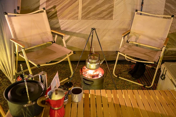 Dentro Tenda Acampamento Muitas Avaliações Decoração Para Cozinhar Cofee Trabalhar — Fotografia de Stock
