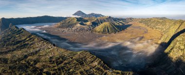 Bromo Dağı, Doğu Java, Endonezya 'da bulunan aktif bir volkandır..