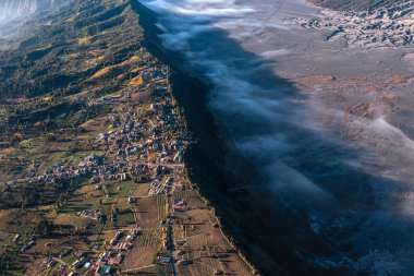 Bromo Dağı, Doğu Java, Endonezya 'da bulunan aktif bir volkandır..