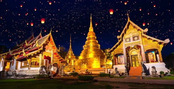 Wat Phra Singh Świątynia Nocy Porze Deszczowej Mieście Chiang Mai — Zdjęcie stockowe