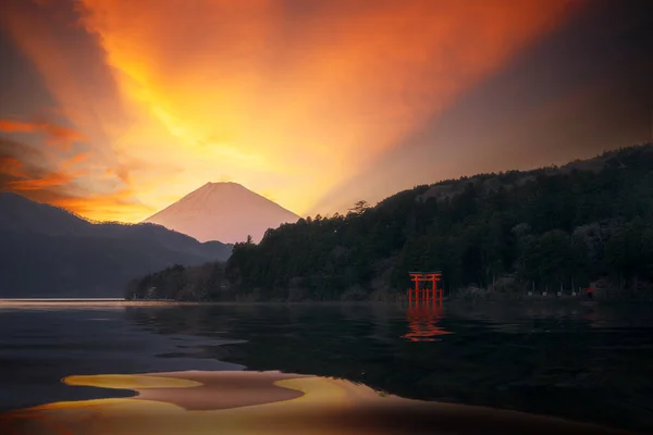 Telefoto Portão Torii Vermelho Com Fundo Montanha Fuji Tóquio Japão — Fotografia de Stock
