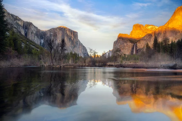 Foto Panorámica Del Parque Nacional Yosemite Vista Con Cascada Valle — Foto de Stock