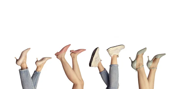 Quatro Pares Sapatos Femininos Diferentes Pés Cabeça Para Baixo Colagem — Fotografia de Stock