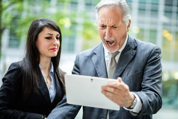 Senior Manager Sieht Wütend Aus Weil Schlechte Nachrichten Auf Seinem — Stockfoto