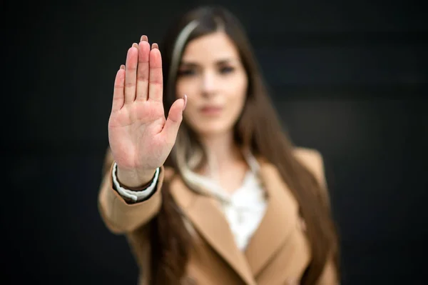Γυναικείο Χέρι Που Δείχνει Απόρριψη Σταμάτημα — Φωτογραφία Αρχείου