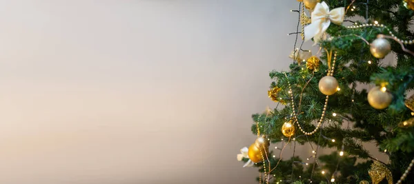 Árbol Navidad Dentro Una Casa —  Fotos de Stock