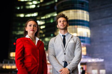 İş insanlar takım gece