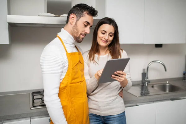 Happy Couple Looking Recipe Tablet Cook Kitchen — Stock Photo, Image
