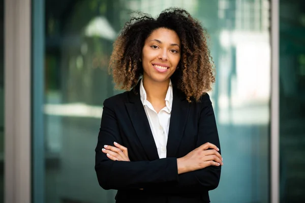 自信的年轻非洲裔美国女经理 — 图库照片
