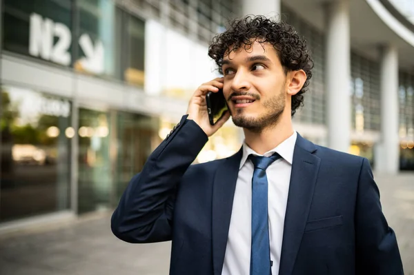 Young Manager Phone Outdoor Urban Setting — Stock Photo, Image
