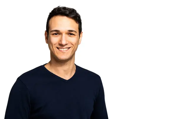 Mann Mit Blauem Hemd Und Halskette Lächelt Die Kamera — Stockfoto