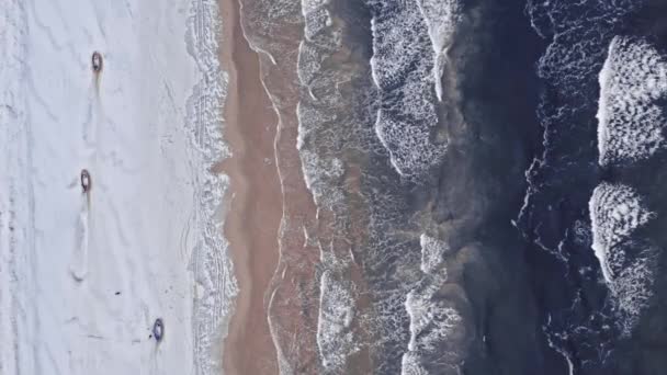 Fischerboote Verschneiten Strand Ostsee Winter Luftaufnahme Der Natur Polen — Stockvideo