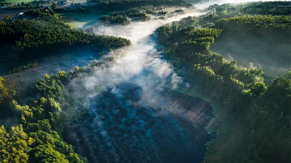 Sonbaharda Gün Doğumunda Nehrin Üzerinde Sis Doğanın Havadan Görünüşü Polonya — Stok fotoğraf