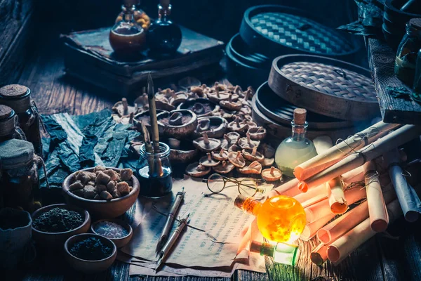Magiskt Alkemistlabb Med Kryddor Smaker Och Aromer Vintage Laboratorium För — Stockfoto