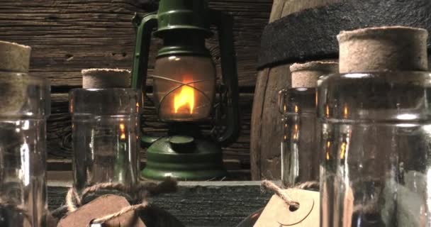 Savoureux Brendy Dans Verre Stocké Dans Ancienne Distillerie Bourbon Avec — Video
