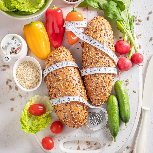 Smakfulle Ingredienser Til Sandwich Med Agurk Tomat Salat Ingredienser Til – stockfoto
