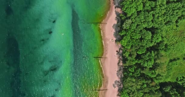 Wąska Plaża Nad Morzem Bałtyckim Polska Europa — Wideo stockowe