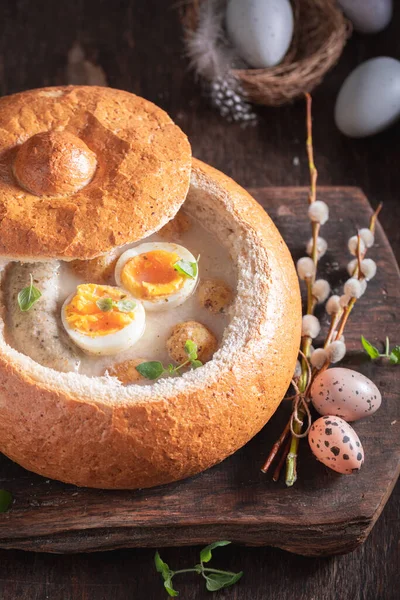 Ароматний Кислий Суп Традиційний Суп Великдень Великодній Суп Подається Хлібі — стокове фото