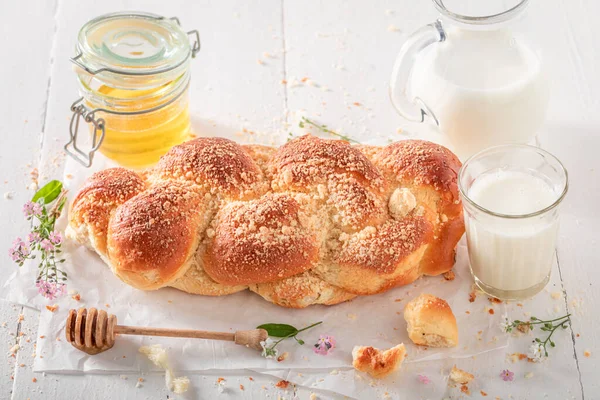 Köstliche Goldene Kreide Gebacken Einer Heimischen Bäckerei Challah Serviert Mit — Stockfoto