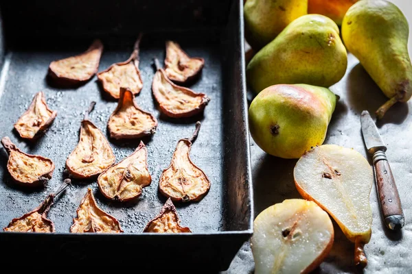 Delicious Healthy Sun Dried Pears Sweet Snack Homemade Drying Pears — Stock Photo, Image