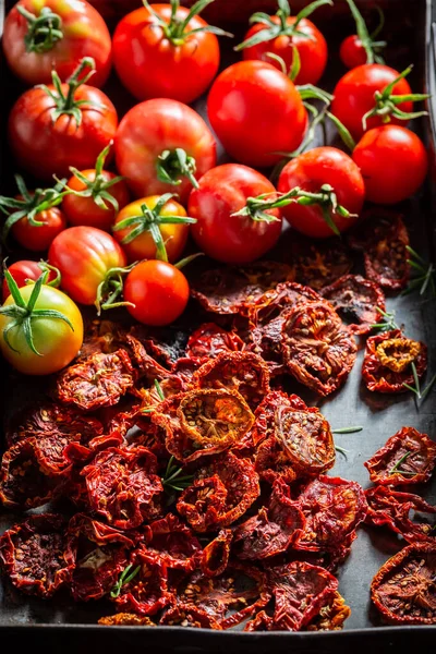 Tomates Deliciosos Saudáveis Secos Cheios Vitaminas Secagem Caseira Tomates Verão — Fotografia de Stock