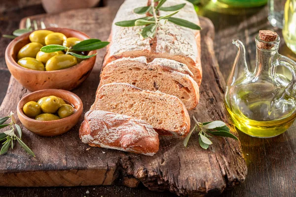 Čerstvý Chléb Čerstvě Upečený Domácí Pekárně Bochník Chleba Olivového Oleje — Stock fotografie