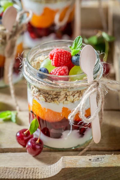 Fresh Healthy Granola Yoghurt Jar Breakfast Berries Andyoghurt — Stock Photo, Image