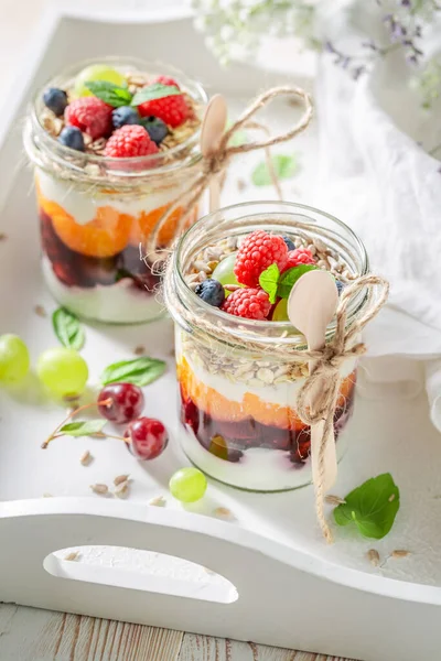 Fresh Healthy Granola Jar Yoghurt Breakfast Berries Andyoghurt — Stock Photo, Image