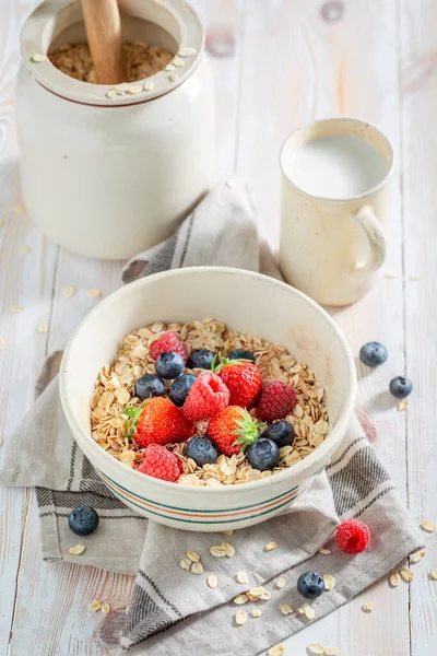 Fresh Sweet Oats Made Raspberries Blueberries Breakfast Oat Flakes Fruits — Stock Photo, Image