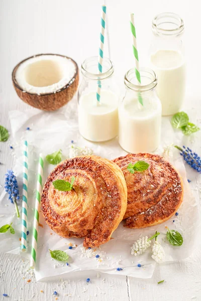 Смачні Кокосові Рулони Виготовлені Масла Популярний Шведський Десерт Шведська Кухня — стокове фото